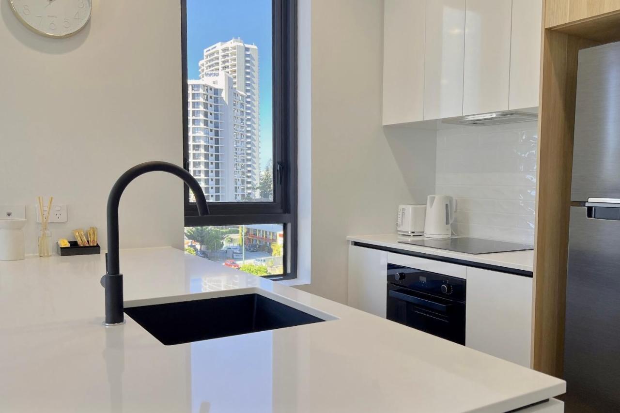 E.S. Surfers Paradise Apartment Gold Coast Exterior photo